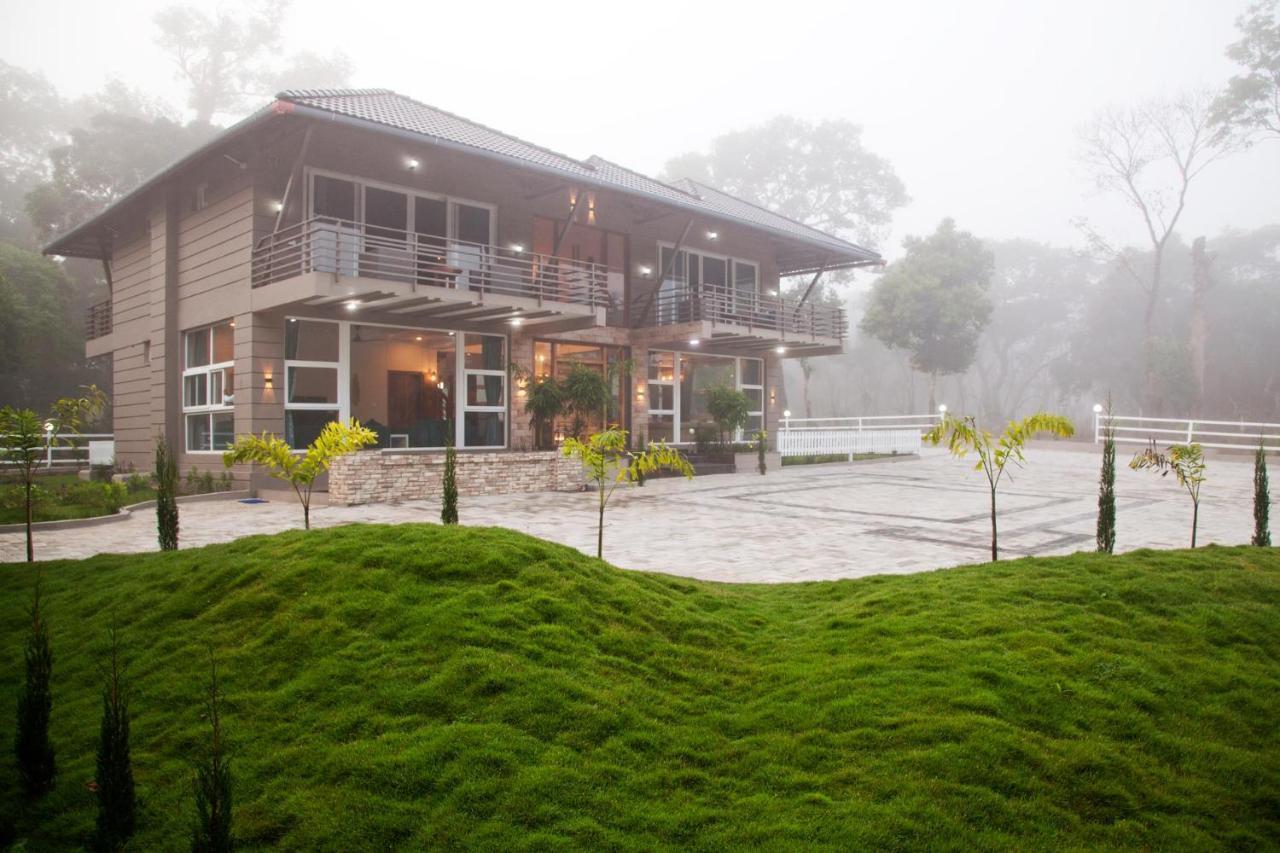 Coffee & Mist Luxury Villa- Comp Breakfast, Pool, Lounge, And Coffee Estate By Stayvista Madikeri Eksteriør bilde
